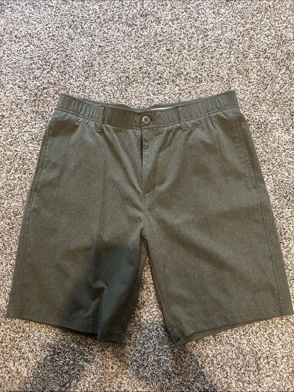 Under Armour Men's Olive Green Flat-Front Performance Shorts
